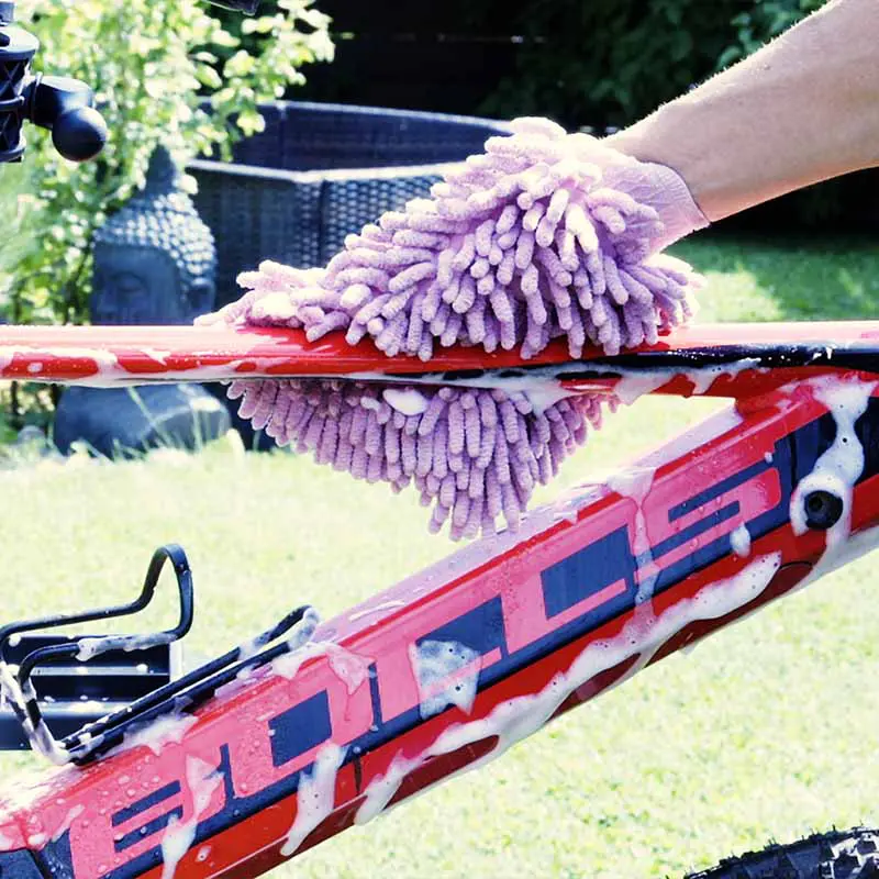 Fahrrad putzen mit Pastaclean Waschhandschuh