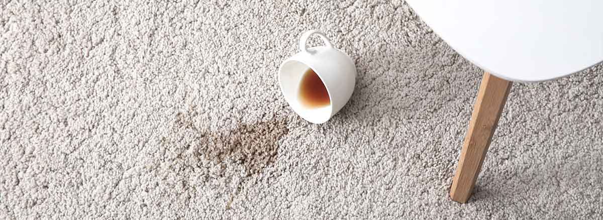 kaffeefleck-im-teppich