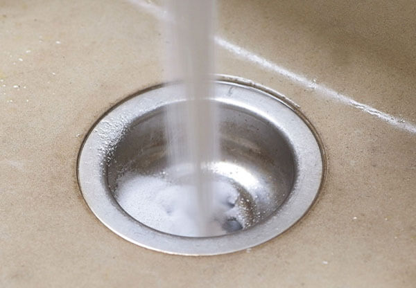 rohrreiniger-abfluss-spüle-sauber rohrreiniger-abfluss-spuele-sauber